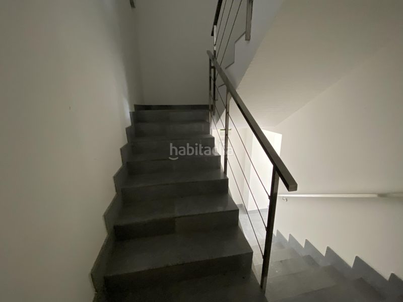 Foto eeabd911-6dec-4a51-8321-ffc3b7aadd1a. Fabrikhalle in calle c 631 in Parque del Queiles Tudela