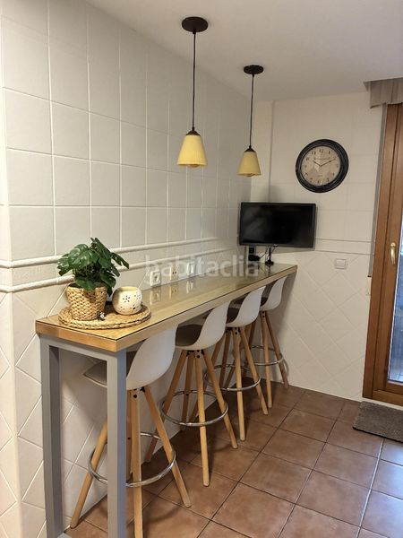 Foto e7735cd9-554e-4c63-bd1d-d745e62400e7. Casa aparellada amb calefacció aparcament piscina a Soria