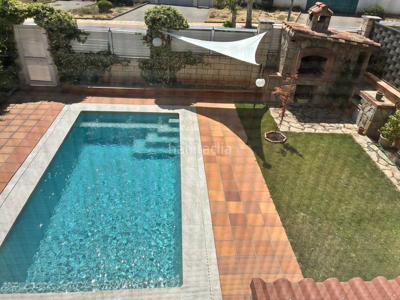 Foto e7a35520-c4a7-4673-92db-5865415c9cdb. Casa aparellada amb calefacció aparcament piscina a Soria