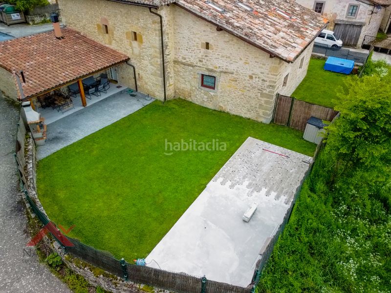 Foto f0f915f5-6c90-4a77-aa75-3fe332514502. Xalet amb calefacció piscina a Valdegovía