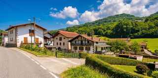 Chalet  Uxarrea auzoa. Casa independiente "torraiena" con gran jardín, terraza y garaje