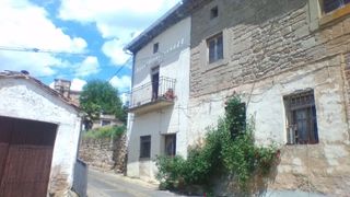 House en Calle el olmo 4. Casa en venta con terreno. barbar�n