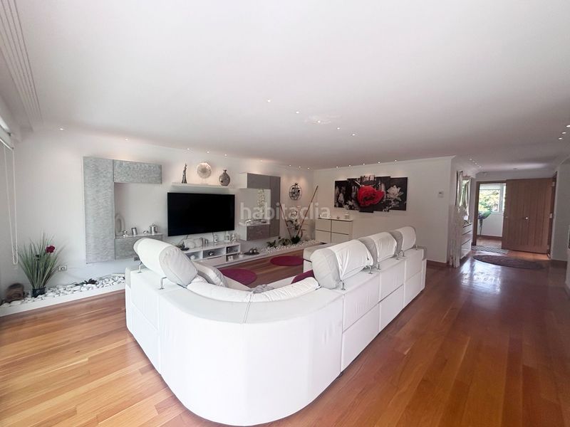 Foto f855d215-e22a-4628-b481-0155e2a6bf65. Casa amb calefacció piscina a Hondarribia