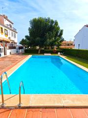 Semi detached house in Montemar. Chalet adosado en venta en montemar