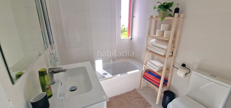 Foto f720f891-c8fb-46a9-b42b-0f195f48a2ff. Apartament amb piscina a Parque de la Paloma Benalmádena