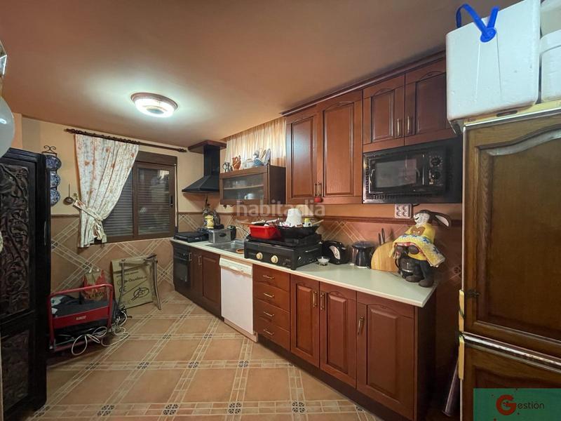 Foto c6ec9d08-13c0-4886-a9ea-182f063b2457. Xalet amb aparcament piscina a Centro Salobreña