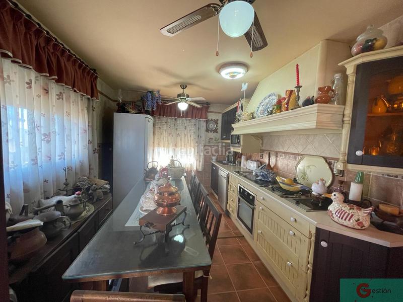 Foto e91bf6e3-0735-46b0-8257-7323b1c9375b. Xalet amb aparcament piscina a Centro Salobreña