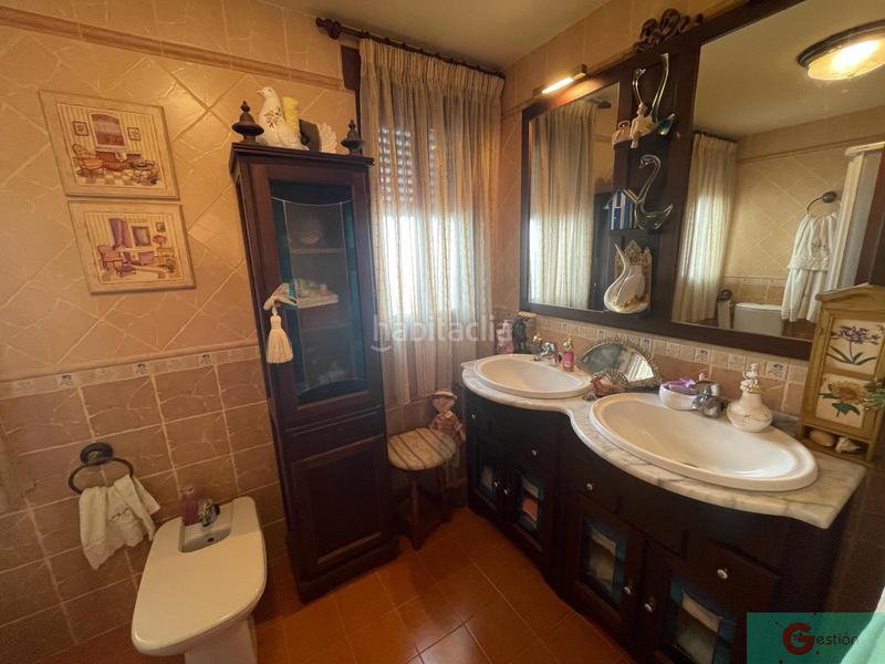 Foto fe3189f1-a030-4c31-8ac7-ed42fd8fb313. Xalet amb aparcament piscina a Centro Salobreña