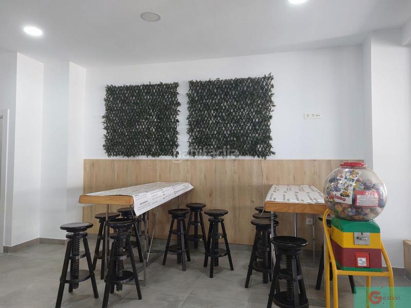 Foto bb49dce1-7467-4a15-9ca7-6b7a46f51645. Local comercial a Centro Salobreña