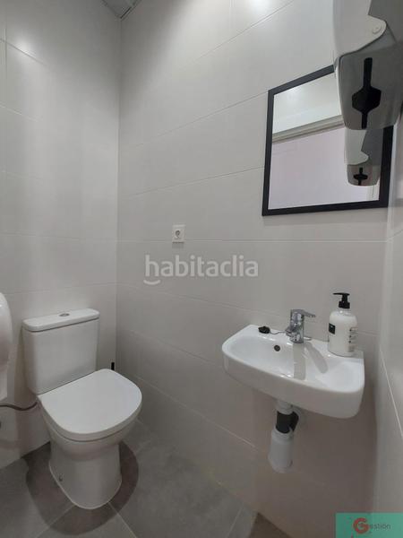Foto e943e2a6-a1c5-4793-bee3-8078db42c7f2. Local comercial a Centro Salobreña