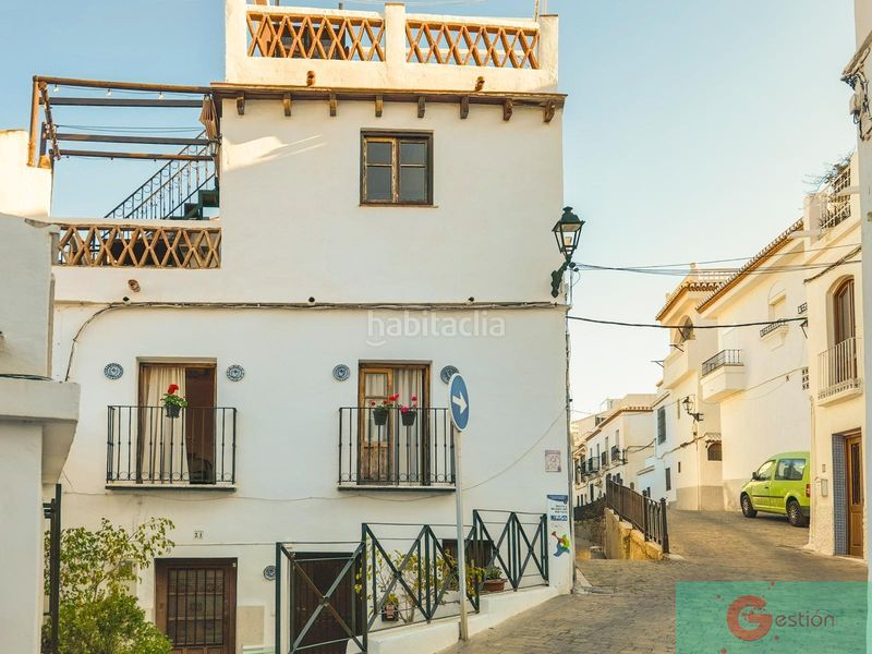 Foto 74c2a7b1-6c77-4351-81a9-4f2941605727. Casa  en Centro Salobreña