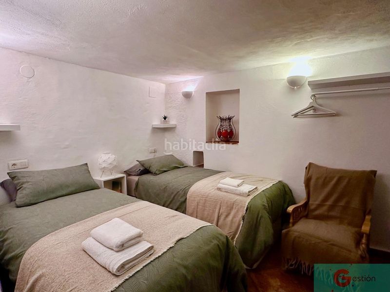 Foto a4cbf5bb-0857-4a85-be48-0e7fdb56b435. Casa a Centro Salobreña