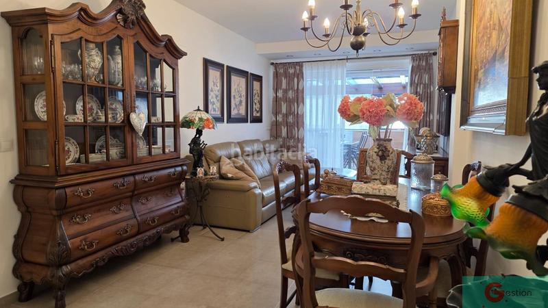 Foto d52c1e51-9cf1-4c7c-8d59-532d4c99b4a1. Apartament amb aparcament piscina a Parque Central Estepona