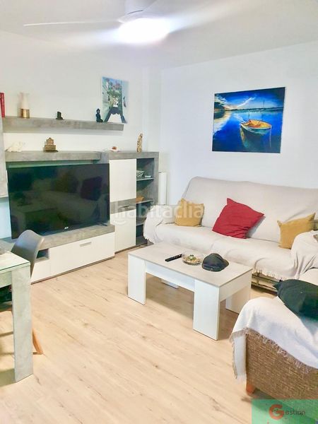 Foto bd2601e1-a85b-4c32-bfac-01204e37f1df. Apartament amb piscina a Salobreña costa Salobreña