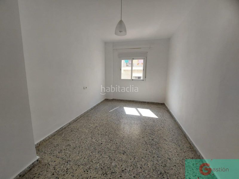 Foto b72b6fff-d158-470b-981e-53945b2019f5. Pis a Centro Salobreña