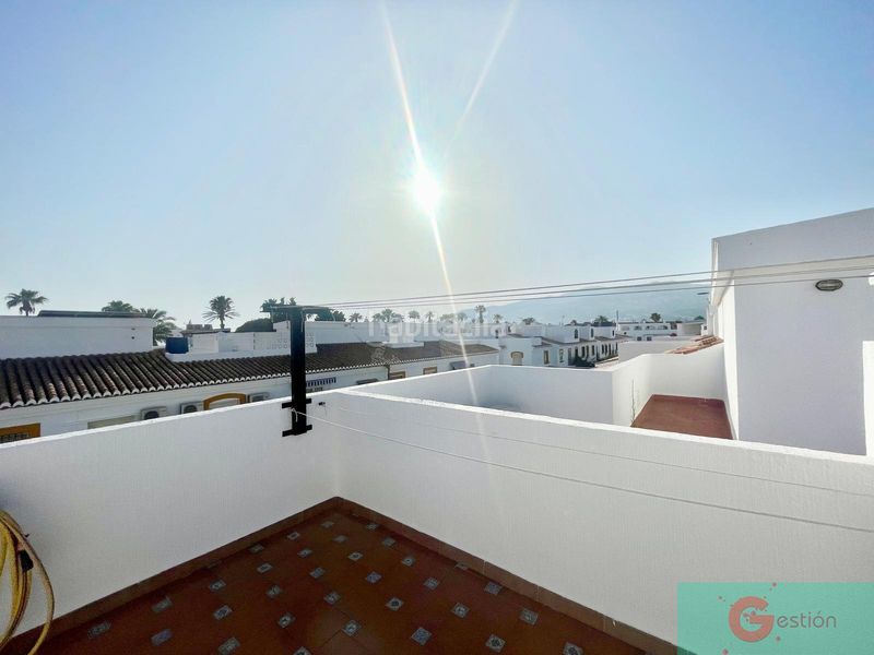 Foto c3d2aa59-4edb-4d07-a620-711b7b295ddc. Casa amb piscina a Salobreña costa Salobreña