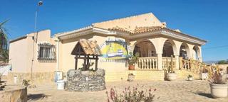 House in Mazarrón Casco Urbano. Finca de 10.000m2 de parcela con piscina climatizada !!