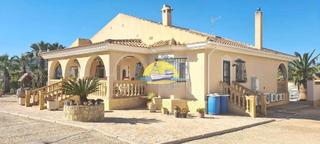 Casa a Mazarrón Casco Urbano. Finca de 10.000m2 de parcela con piscina climatizada !!