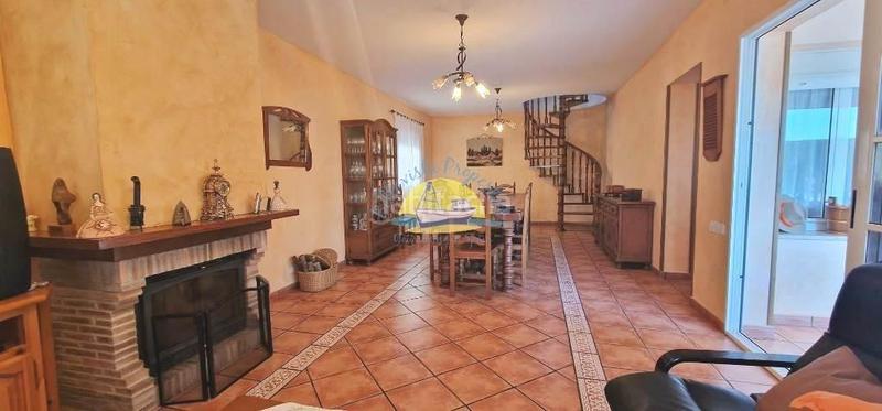 Foto f4bc45fa-0dde-4149-a2b6-9204e08bf12d. Chalet avec parking piscine dans Totana