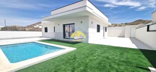 Chalet in Mazarrón Casco Urbano. Chalet con parcela y piscina privada!