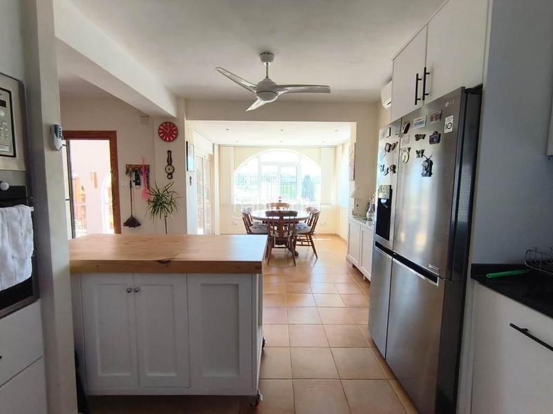 Foto ca8fadcc-7a7d-4d17-b045-86cc58f7dc3f. Chalet mit parking pool in Perín Cartagena