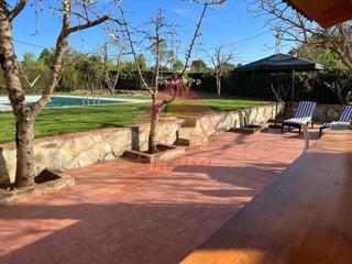 Casa a Partidas Norte. Se vende finca  a 5 min de ronda.