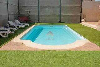 House en Arriate. Rebajada de 620.000 a 399.000!! 760 m2 construidos y 556 m2 de p