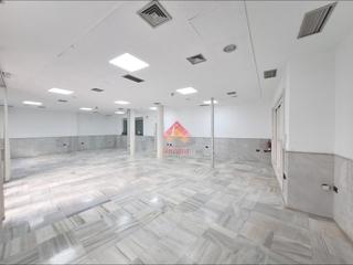 Lloguer Local Comercial a Centro. Se alquila magnífico local en el centro
