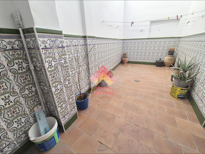 Foto de8cf0b5-b287-4efe-8a15-6a35f59ffc45. Casa amplia casa en el barrio de San Francisco en Ronda