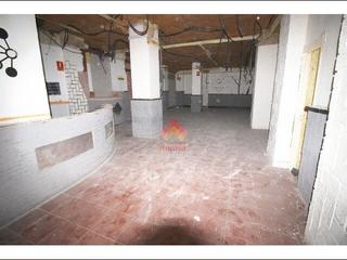 Location Local commercial à Casco Histórico. Se alquila local para cualquier tipo de negocio