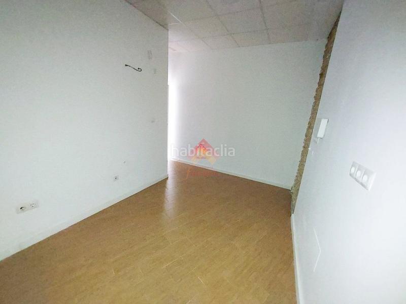 Foto a558d8e9-0c02-43d2-aec7-dd1f11c0b6bd. Local comercial  junto a la calle la bola en Ronda