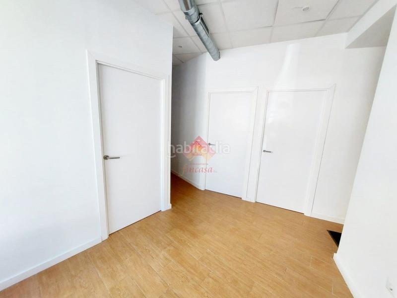 Foto f4ab2e2d-4b18-4774-89ee-281f445a3a10. Local comercial  junto a la calle la bola en Ronda