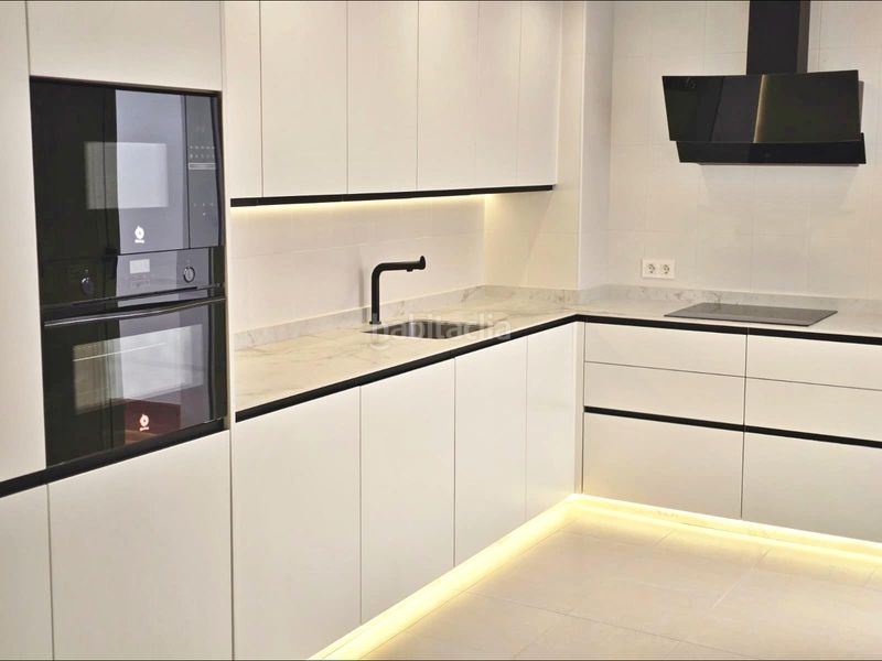 Foto 5cd3099f-1034-4108-9587-bc6efa045b2b. Casa amb aparcament a Centro Ronda