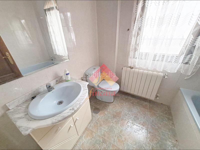 Foto 46487b8c-8b2a-4755-92ae-d70894479b4d. Casa amb aparcament a Montejaque