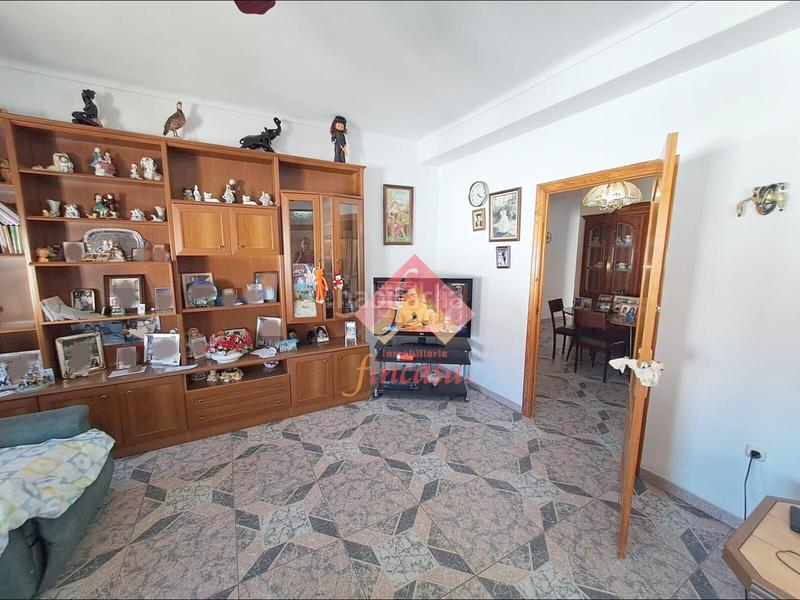 Foto baeaa344-3266-4d0c-bccc-f567f1cf6f36. Casa amb aparcament a Montejaque