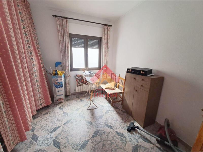 Foto df83d2cc-69e1-410f-bdb4-726e86ae9a00. Casa amb aparcament a Montejaque