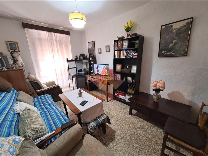 Foto af4fa2a8-ffab-407c-b753-37f11d798c93. Piso se vende amplio piso en pleno centro en Casco Histórico Ronda