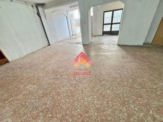 Locale commerciale in Arriate. Amplio local comercial en arriate