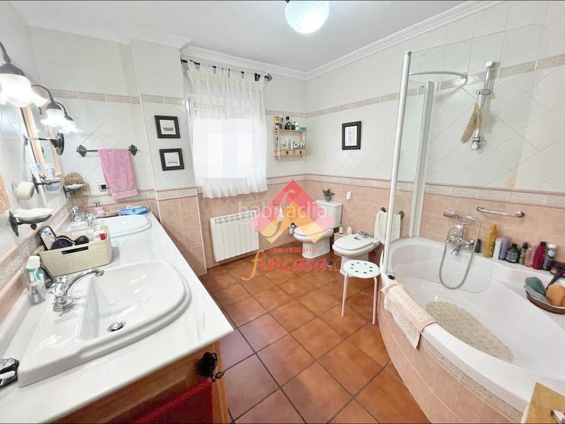 Foto 8c814452-bc26-41c3-949f-ec61e23b2567. Haus mit heizung in La Planilla Ronda