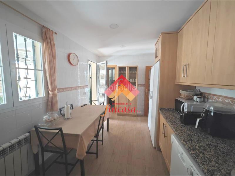 Foto 9083b976-a8e1-4f5e-a982-090f0d8fa8df. Casa aparellada amb aparcament piscina a La Planilla Ronda