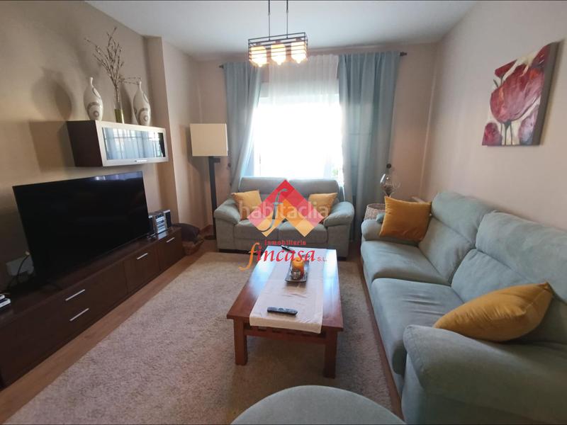 Foto fde7f010-1d0f-4ece-8aee-908df7047d6b. Casa aparellada amb aparcament piscina a La Planilla Ronda