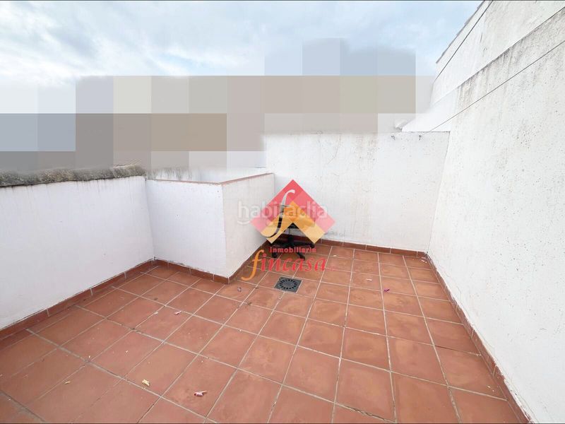 Foto f88b6e63-045a-4987-945a-90732d2c26d3. Dúplex amb aparcament a Centro Ronda