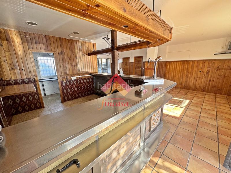 Foto b4e253d5-d798-4277-bc23-8efcc8399f33. Local comercial a Centro Ronda