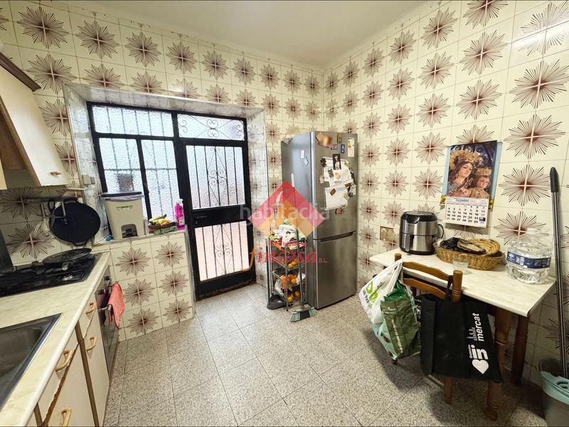 Foto b773051a-d1b3-40b9-96b3-35eacbefbd6b. Casa amb aparcament a Centro Ronda