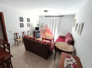 Miete Etagenwohnung in Centro. Se alquila piso en el centro