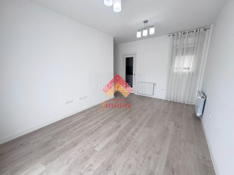 Foto 41e3eaae-da6d-4d64-8e40-d9613ea6937a. Rent flat in Juzgados - La Feria Ronda