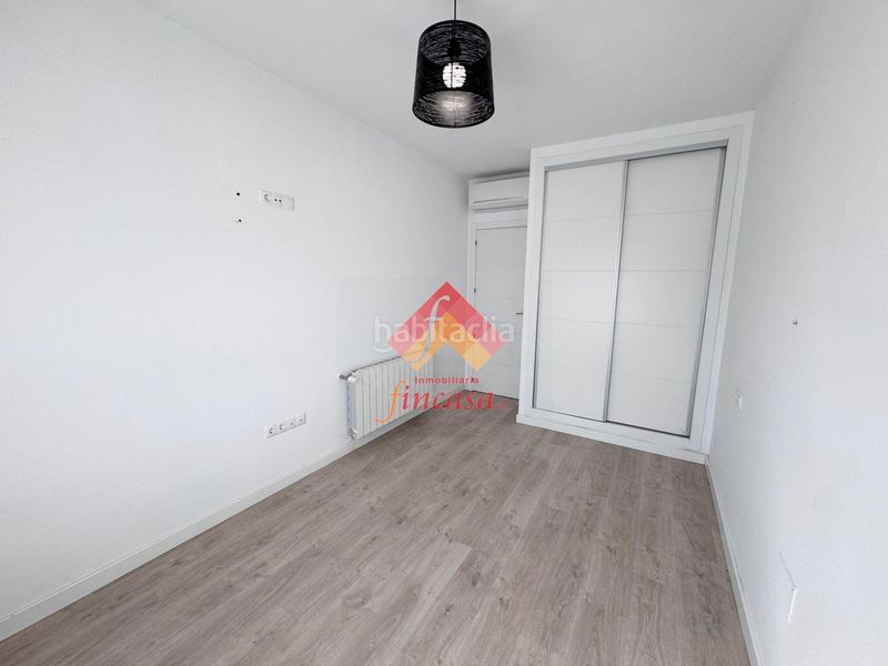 Foto 940a03e0-334b-4ba3-8ac5-f97ab6a4aaff. Rent flat in Juzgados - La Feria Ronda