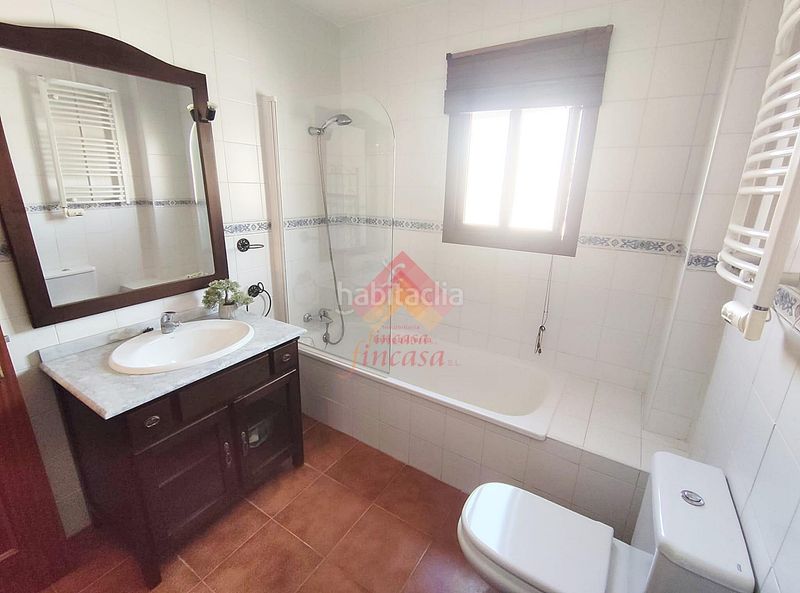 Foto 52c354c8-b814-46a6-b5eb-45d7eefd25ec. Rent house with heating in San Francisco Ronda