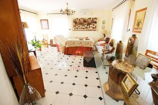 Casa a Arriate. Venta en el centro de arriate