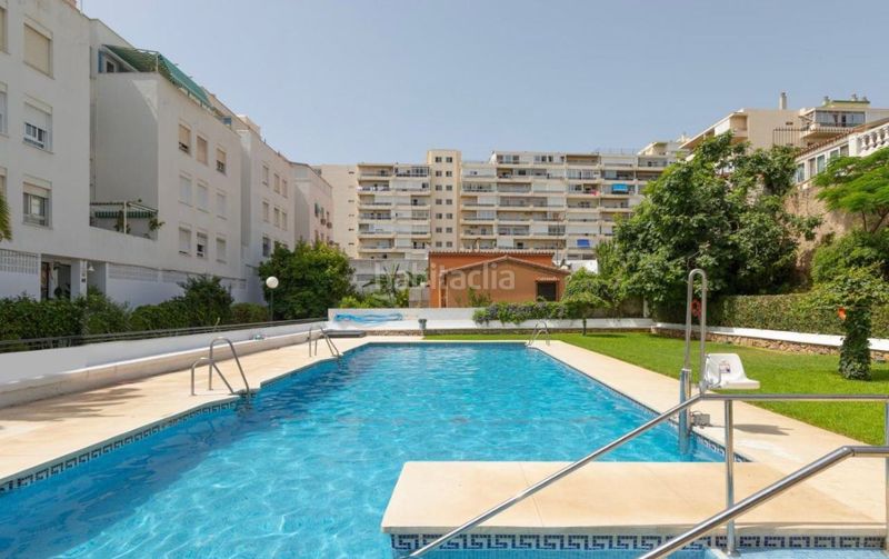 Foto 6fd8ac39-ab1e-4905-9209-7c3ad67a40e8. Pis amb aparcament a La Carihuela - Los Nidos Torremolinos